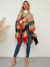Load image into Gallery viewer, Fringe Contrast Plaid Poncho