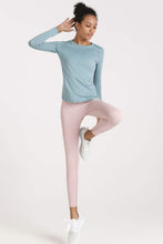 Load image into Gallery viewer, Quick-Dye Curved Hem Sports Top