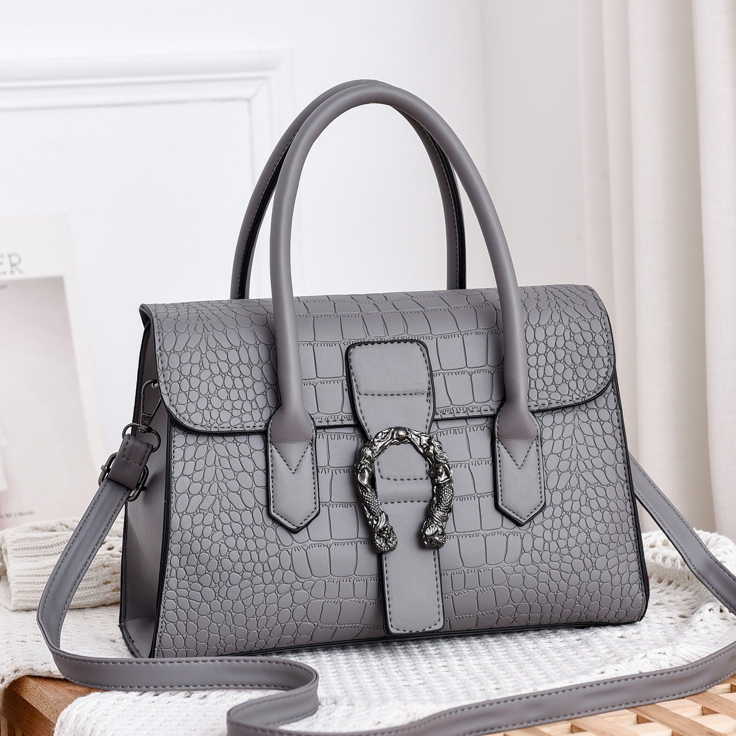 Traci K Collection handbag crocodile shoulder ( Pick Your Color) horseshoe buckle diagonal crossbag cross-border HANDBAGS one generation by Traci K Collection