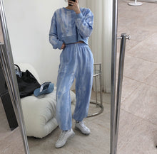 Load image into Gallery viewer, Spring New European INS hipster high waist short round neck sweater blue cloud plug-in loose casual jacket female