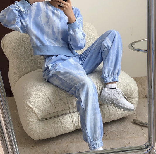 Spring New European INS hipster high waist short round neck sweater blue cloud plug-in loose casual jacket female