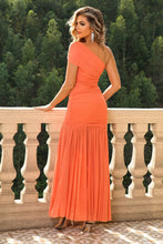 Load image into Gallery viewer, One-Shoulder Ruched Maxi Dress
