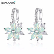 Load image into Gallery viewer, Lovely Clear Stone Flower Shape Convenient Simple Stud Earrings🌻 UKraine support with purchase of this product