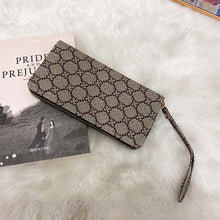 Load image into Gallery viewer, New fashion trend all-match high-end European and American long pattern wallet simple large-capacity ladies wallet