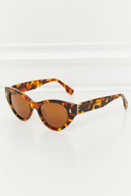 Load image into Gallery viewer, Traci K Collection Tortoiseshell Acetate Frame Sunglasses