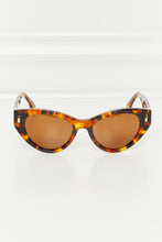 Load image into Gallery viewer, Traci K Collection Tortoiseshell Acetate Frame Sunglasses