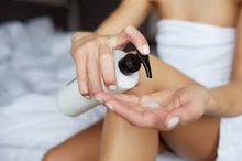 Load image into Gallery viewer, Rose Gold Moisturizing Cream - TraciKBeauty