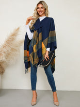 Load image into Gallery viewer, Fringe Contrast Plaid Poncho
