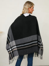 Load image into Gallery viewer, Fringe Contrast Plaid Poncho
