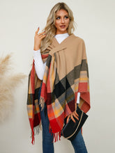 Load image into Gallery viewer, Fringe Contrast Plaid Poncho
