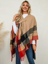 Load image into Gallery viewer, Fringe Contrast Plaid Poncho
