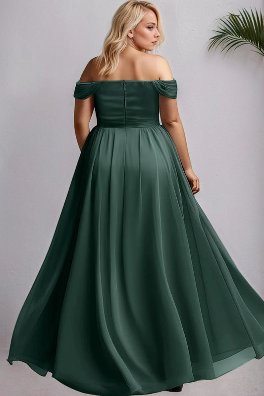 Plus Size Emerald Green Off Shoulder Maxi Dress Sweetheart Neck Ruched Bodice High Slit Chiffon Bridesmaid Evening Gown