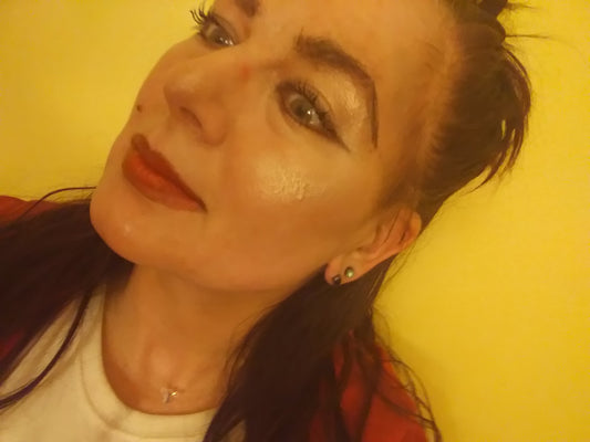 All Over Glow in One ( Shimmer and Bronzer) - TraciKBeauty