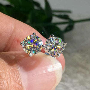 Round Cut Moissanite Diamond Simple Stud Earrings.