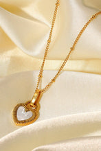 Load image into Gallery viewer, Contrast Heart Pendant Necklace
