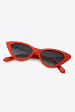 Load image into Gallery viewer, Traci K Collection Chain Detail Cat-Eye Sunglasses
