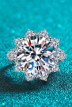Load image into Gallery viewer, 10 Carat Moissanite Flower-Shaped Ring
