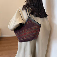 Load image into Gallery viewer, Plaid Print Tote Bag
