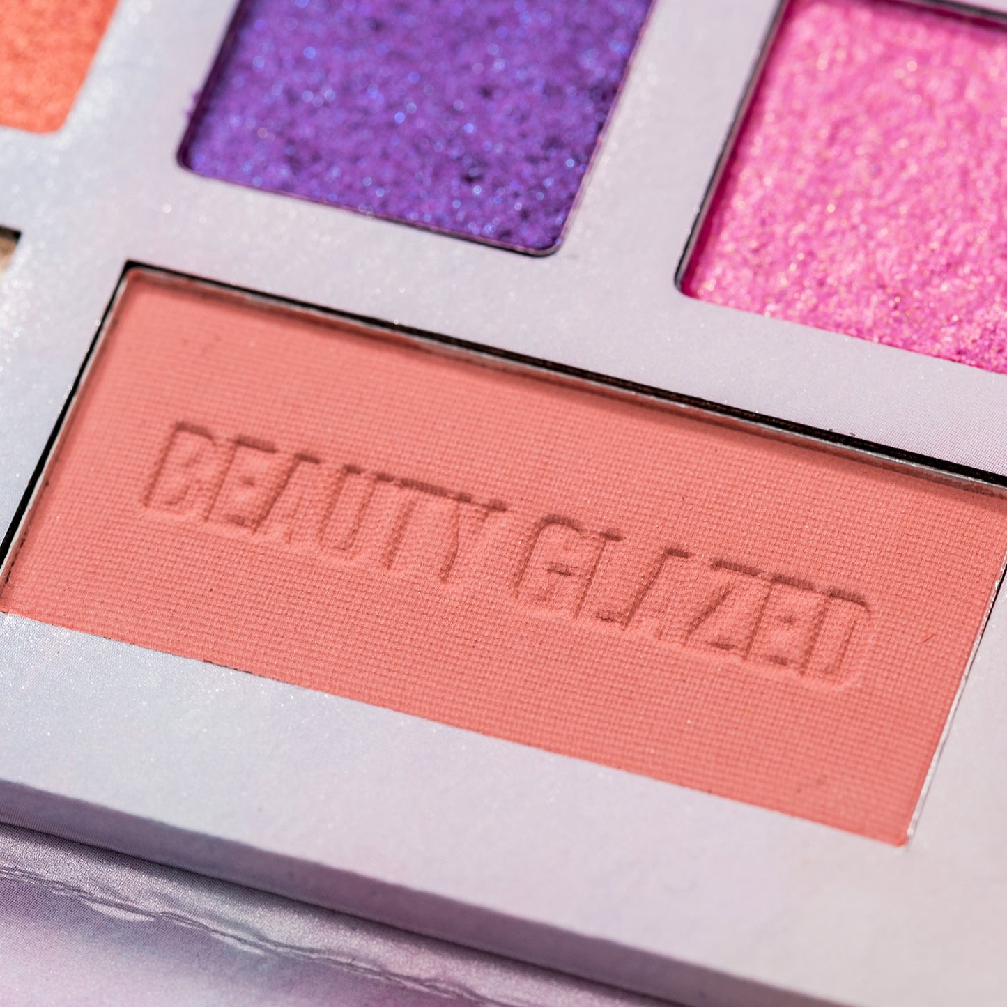 New Arrival BEAUTY GLAZED 105 Colors PASTEL Palette Paradise Eyeshadow Palette Matte Glitter Eyeshadow Makeup  Neon Eye Pigments