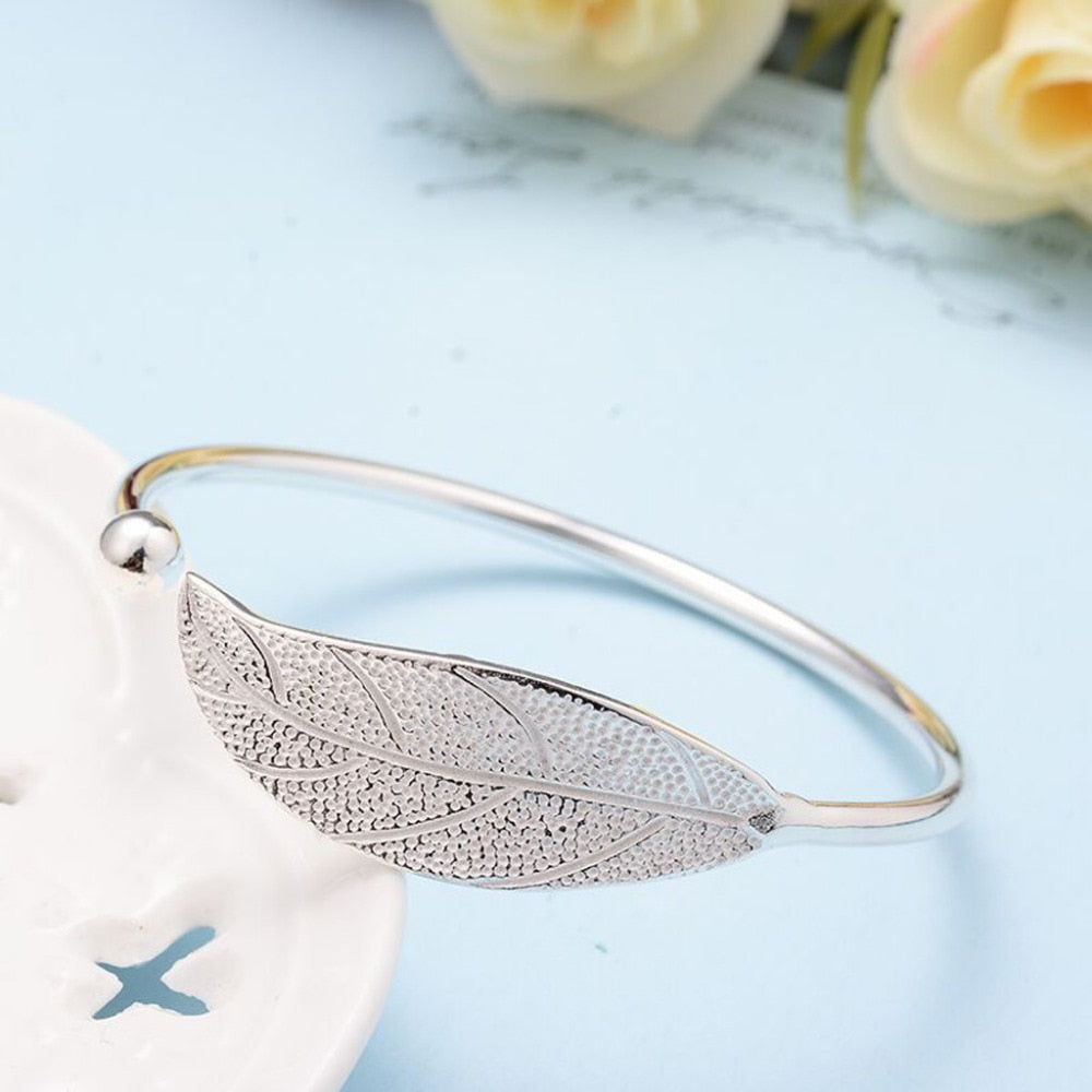 Stylish Wild Bracelet Fashion Trendy Elegant Leaves Jewelry Women Charm Bangle High Quality Luxury Bracelet Gifts