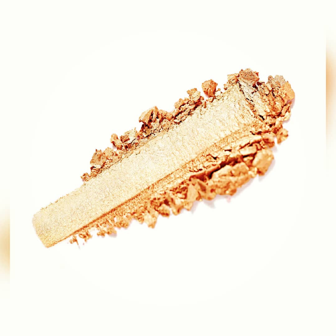 All Over Glow in One ( Shimmer and Bronzer) - TraciKBeauty