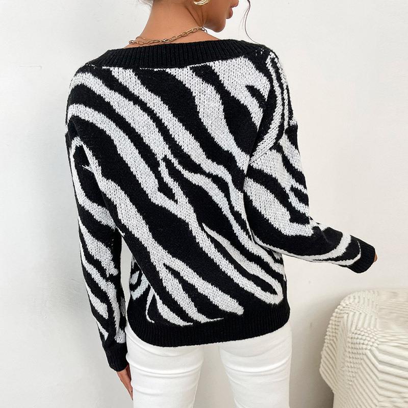 Pullover V-neck Sweater Zebra