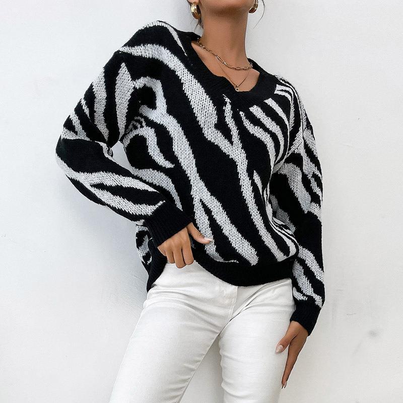 Pullover V-neck Sweater Zebra