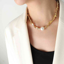 Load image into Gallery viewer, Pearl Geometric Bead Necklace
